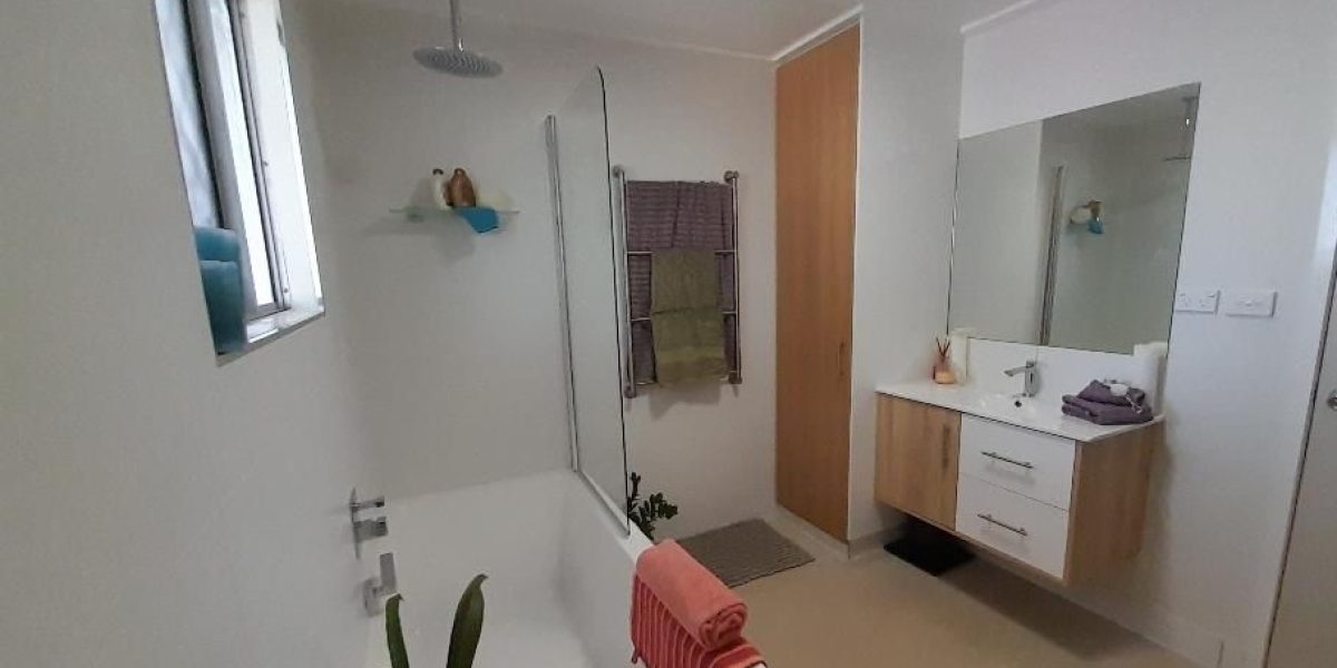 6 Davis Close, Manoora, QLD 4870 AUS