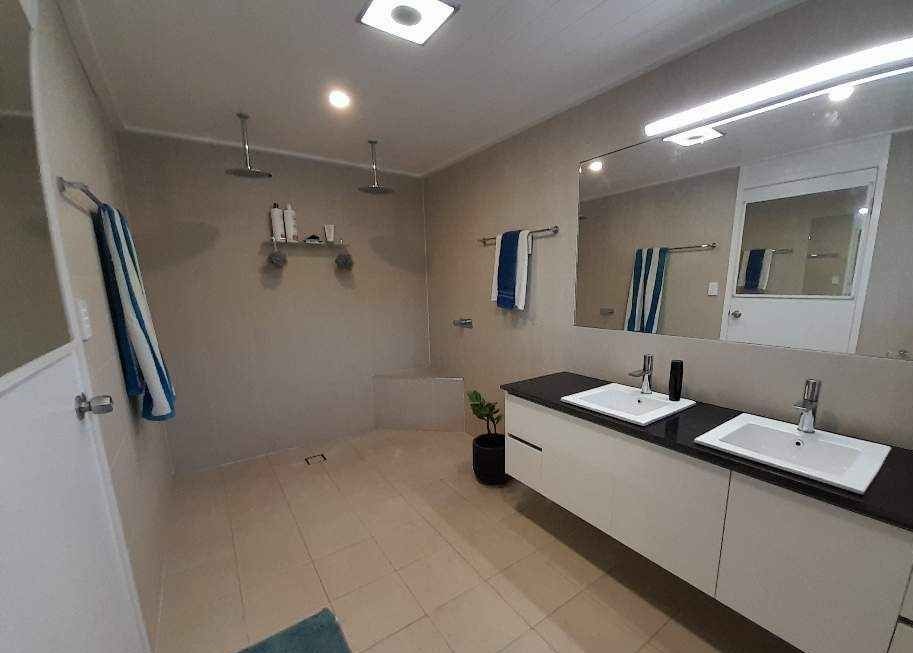 6 Davis Close, Manoora, QLD 4870 AUS