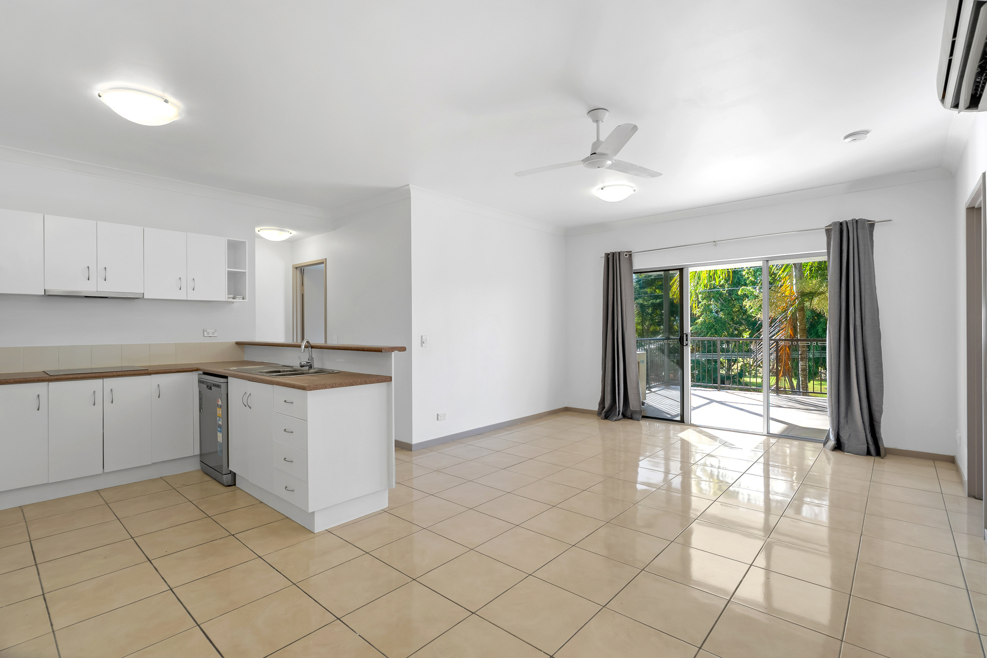 8/47-49 McCormack Street, Manunda, QLD 4870 AUS