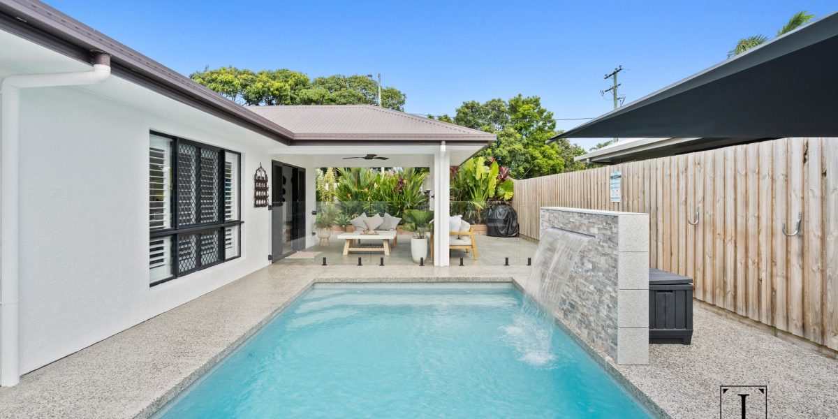 1 Como Close, Kewarra Beach, QLD 4879 AUS
