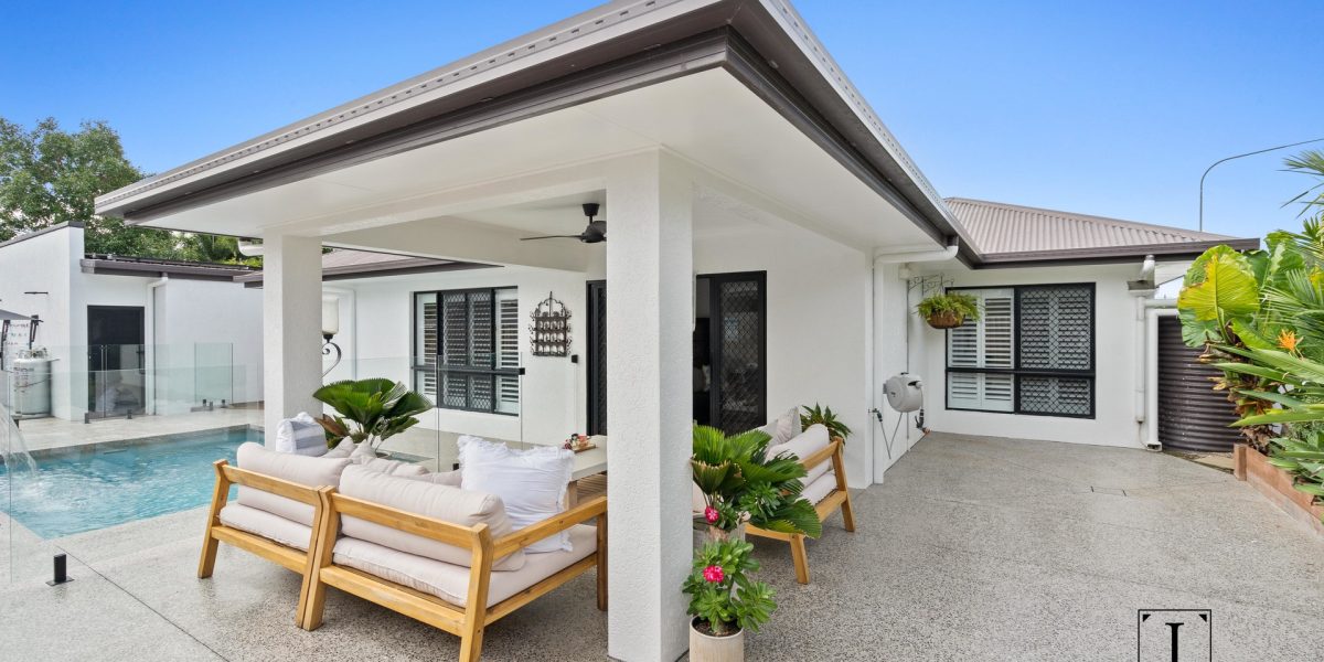 1 Como Close, Kewarra Beach, QLD 4879 AUS