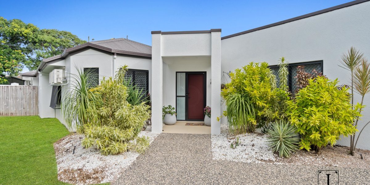 1 Como Close, Kewarra Beach, QLD 4879 AUS
