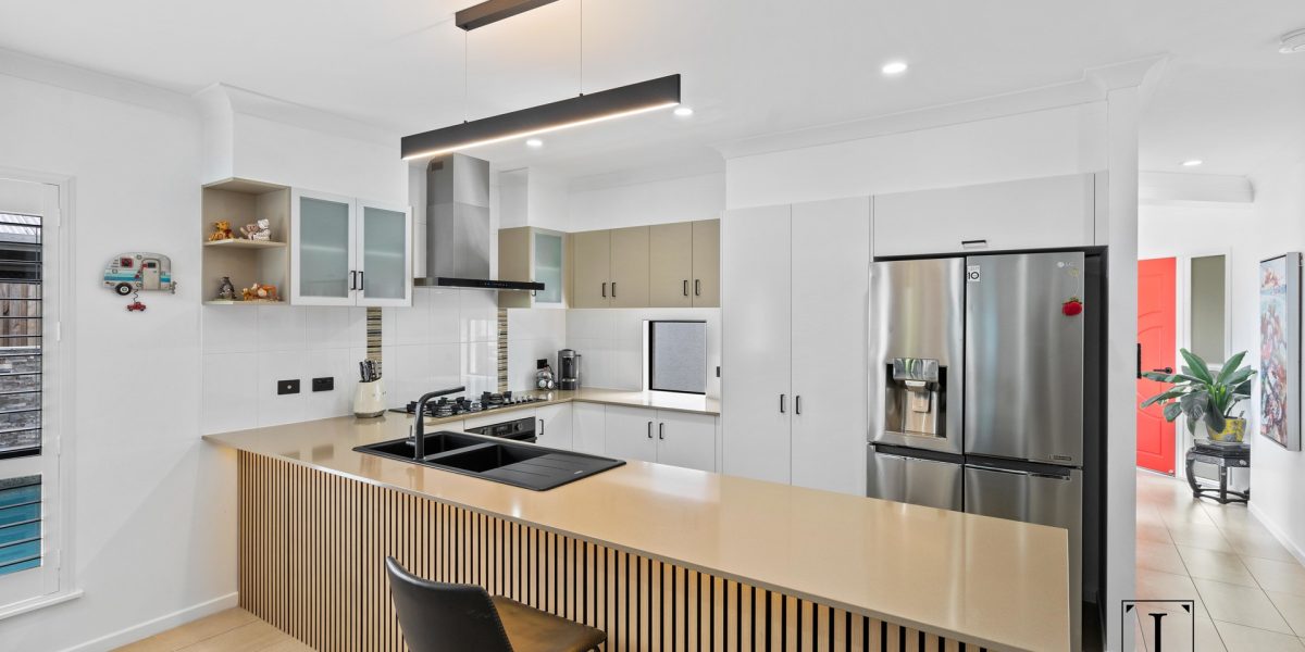 1 Como Close, Kewarra Beach, QLD 4879 AUS