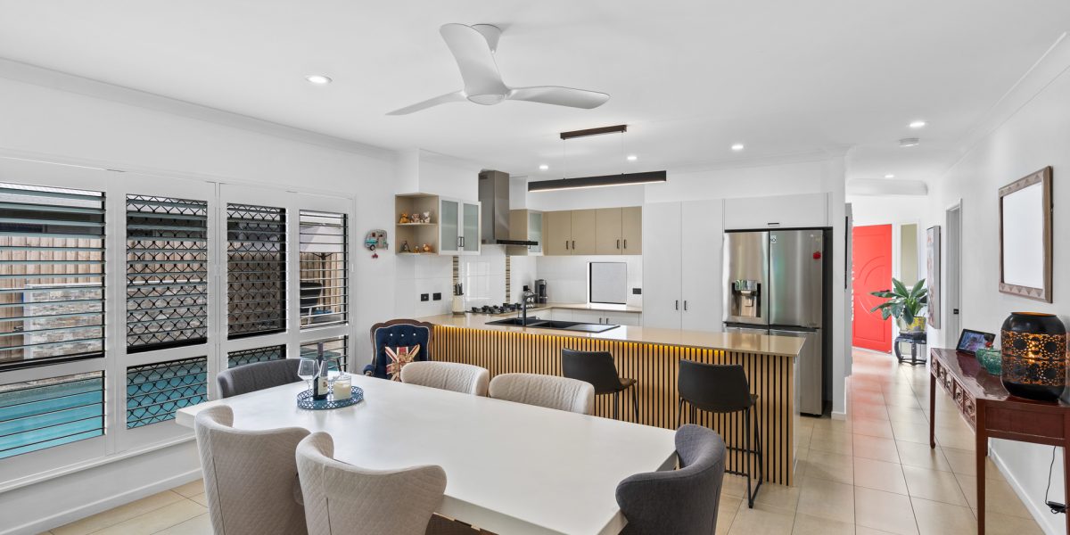 1 Como Close, Kewarra Beach, QLD 4879 AUS