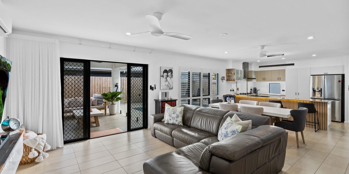 1 Como Close, Kewarra Beach, QLD 4879 AUS