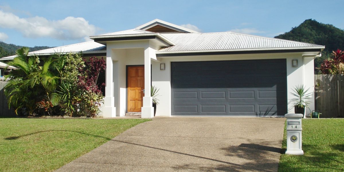 14 Bromell Close, Redlynch, QLD 4870 AUS