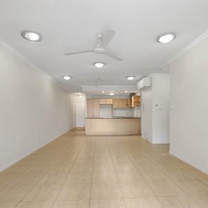 2/16-18 Smith Street, Cairns North, QLD 4870 AUS