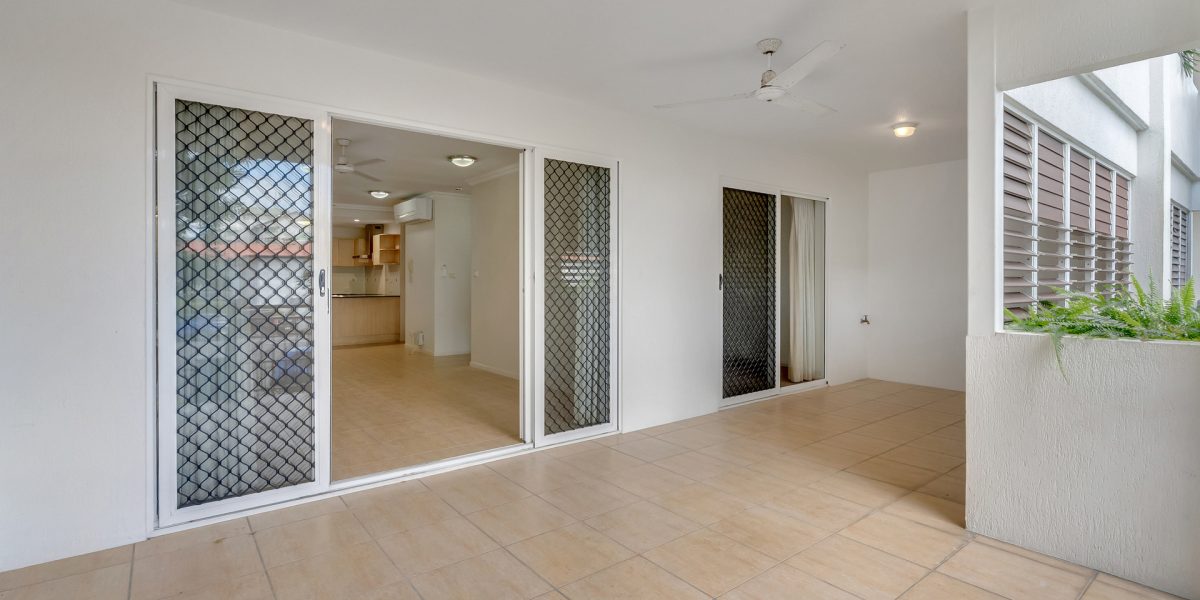 2/16-18 Smith Street, Cairns North, QLD 4870 AUS