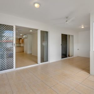 2/16-18 Smith Street, Cairns North, QLD 4870 AUS