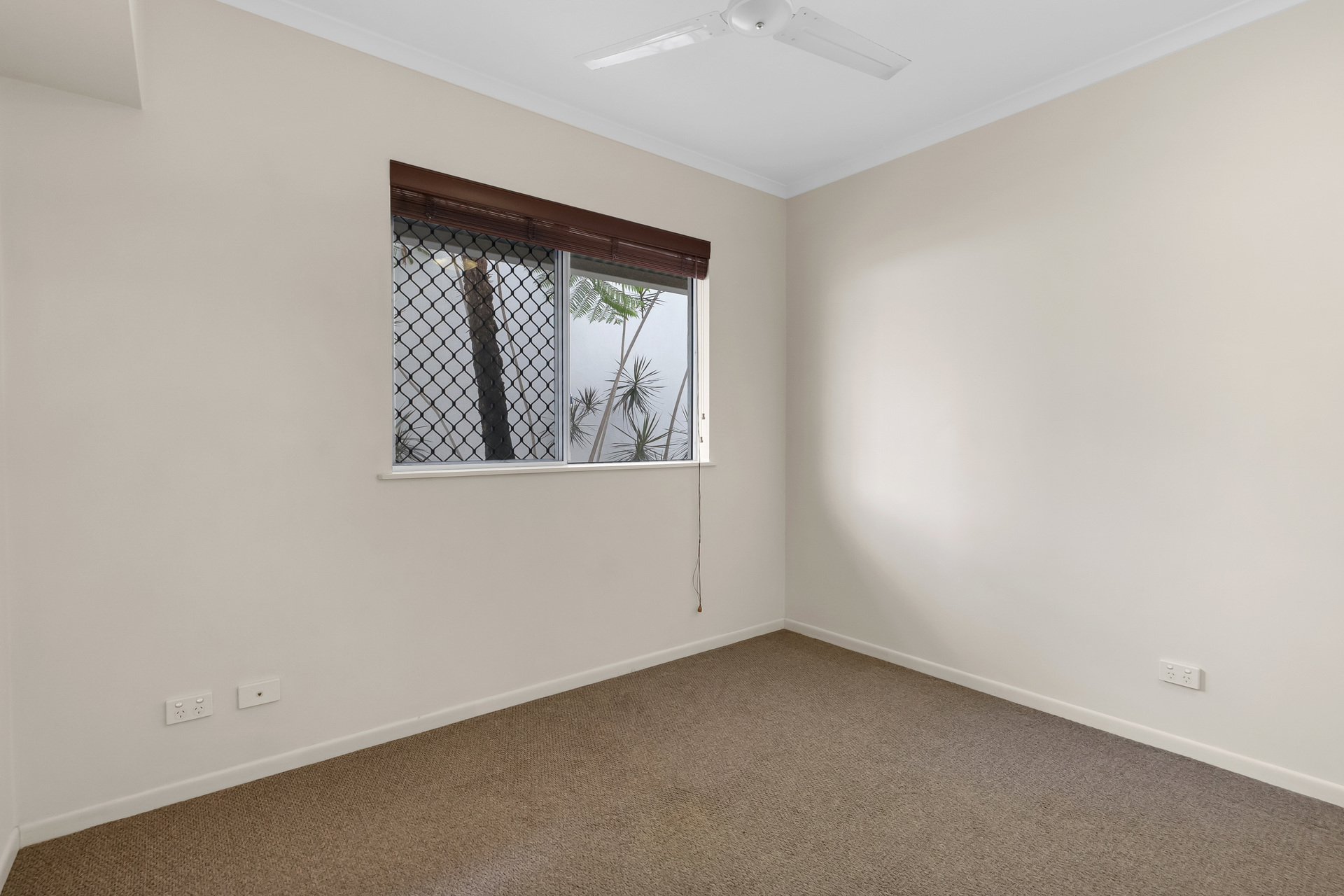 2/16-18 Smith Street, Cairns North, QLD 4870 AUS