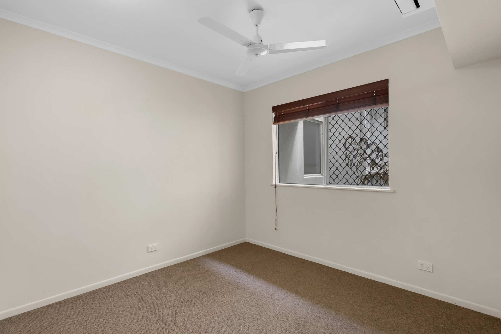 2/16-18 Smith Street, Cairns North, QLD 4870 AUS