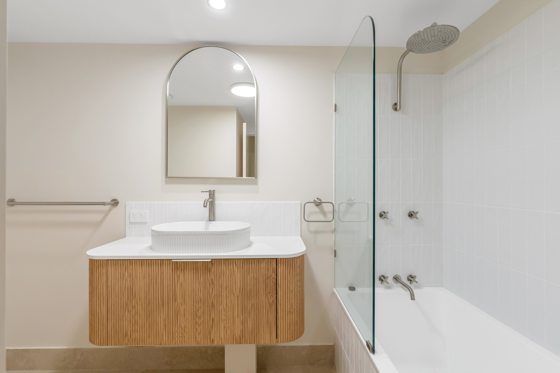 2/16-18 Smith Street, Cairns North, QLD 4870 AUS