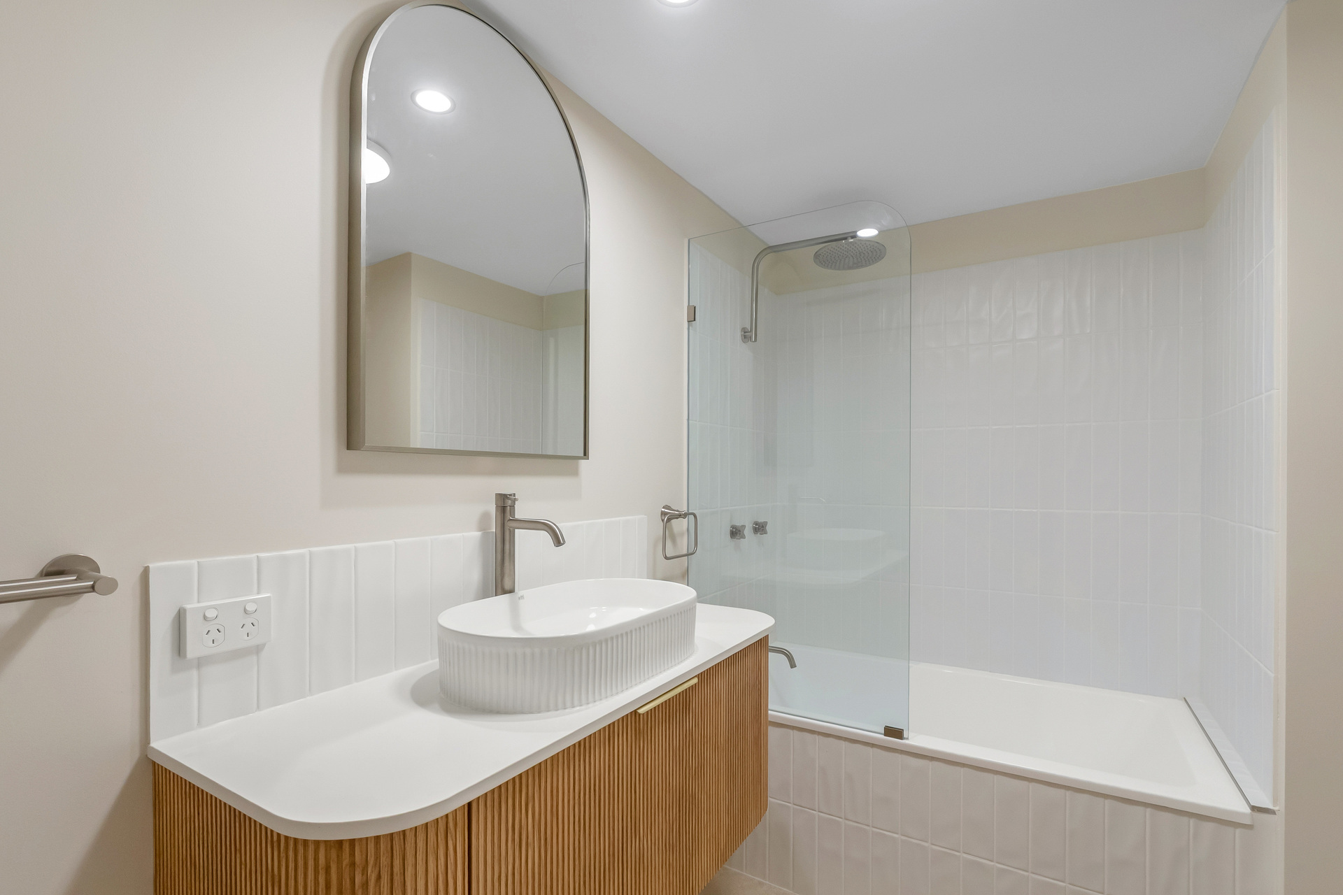 2/16-18 Smith Street, Cairns North, QLD 4870 AUS