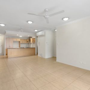2/16-18 Smith Street, Cairns North, QLD 4870 AUS