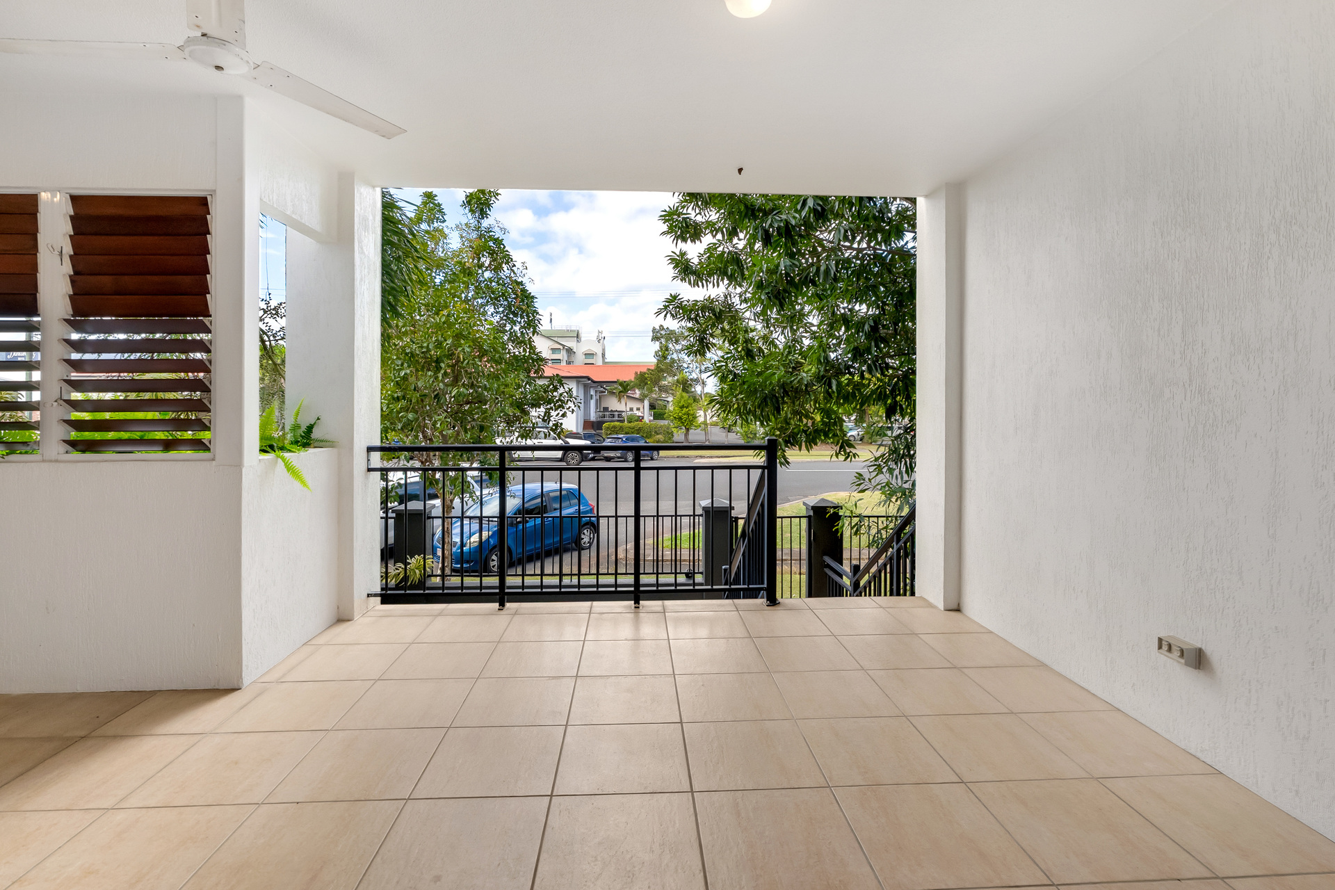 2/16-18 Smith Street, Cairns North, QLD 4870 AUS