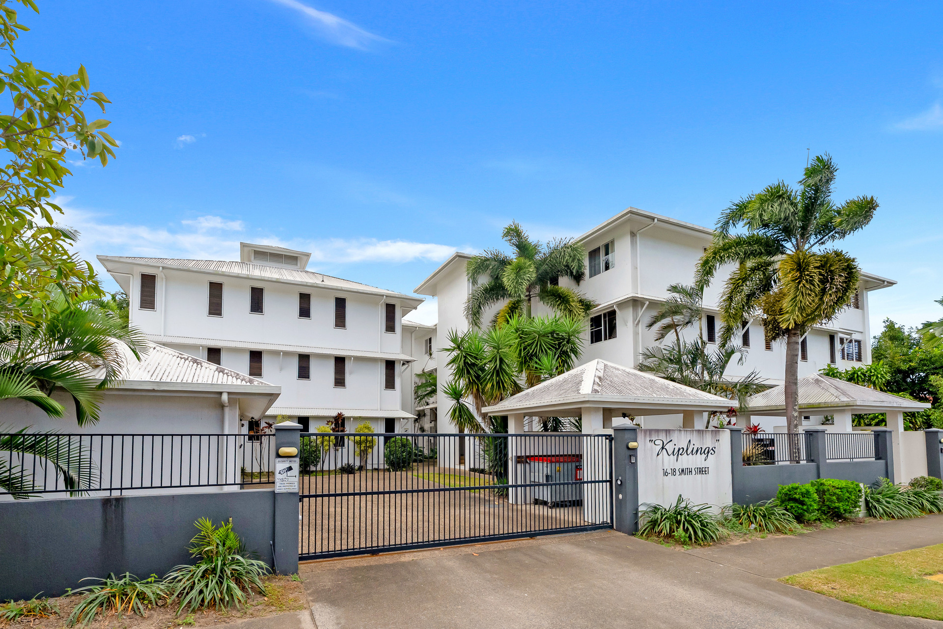 2/16-18 Smith Street, Cairns North, QLD 4870 AUS