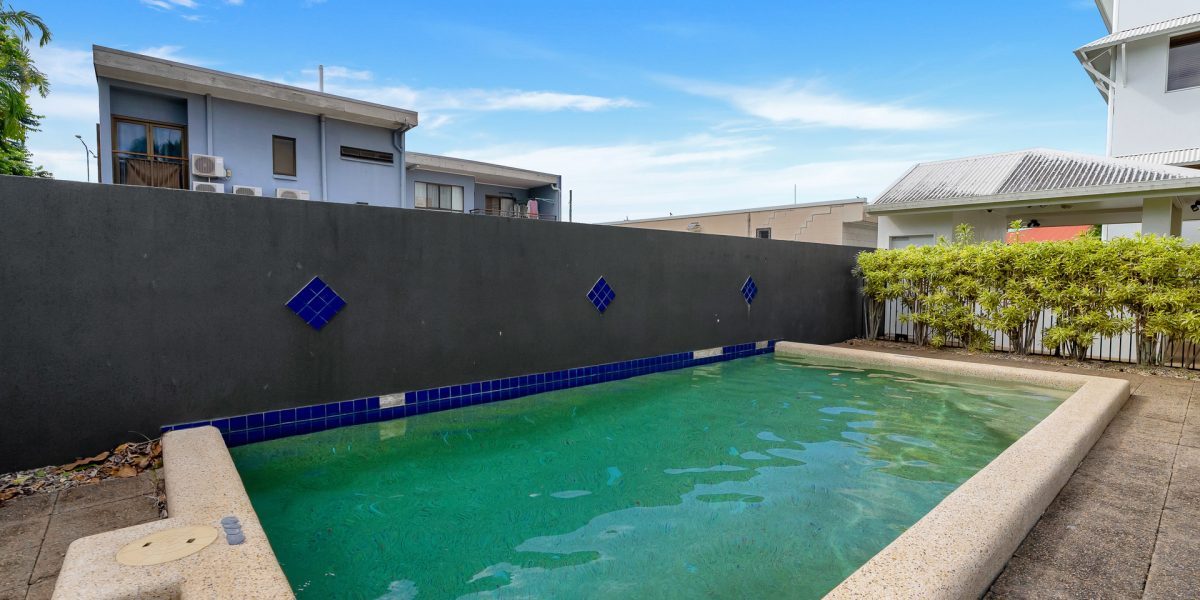 2/16-18 Smith Street, Cairns North, QLD 4870 AUS