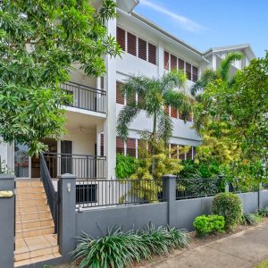 2/16-18 Smith Street, Cairns North, QLD 4870 AUS