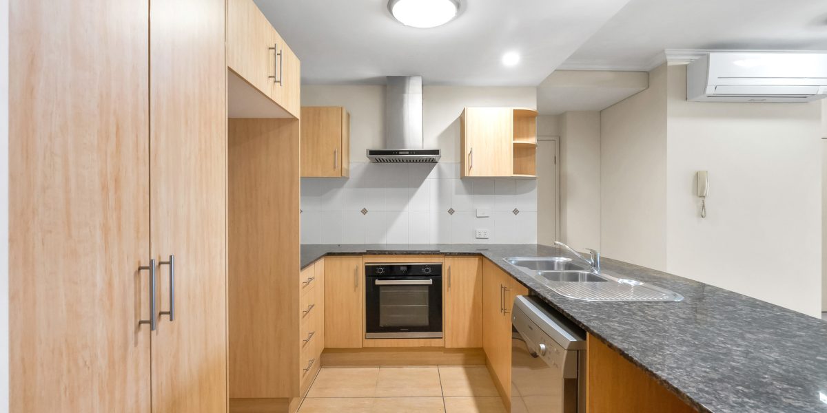 2/16-18 Smith Street, Cairns North, QLD 4870 AUS