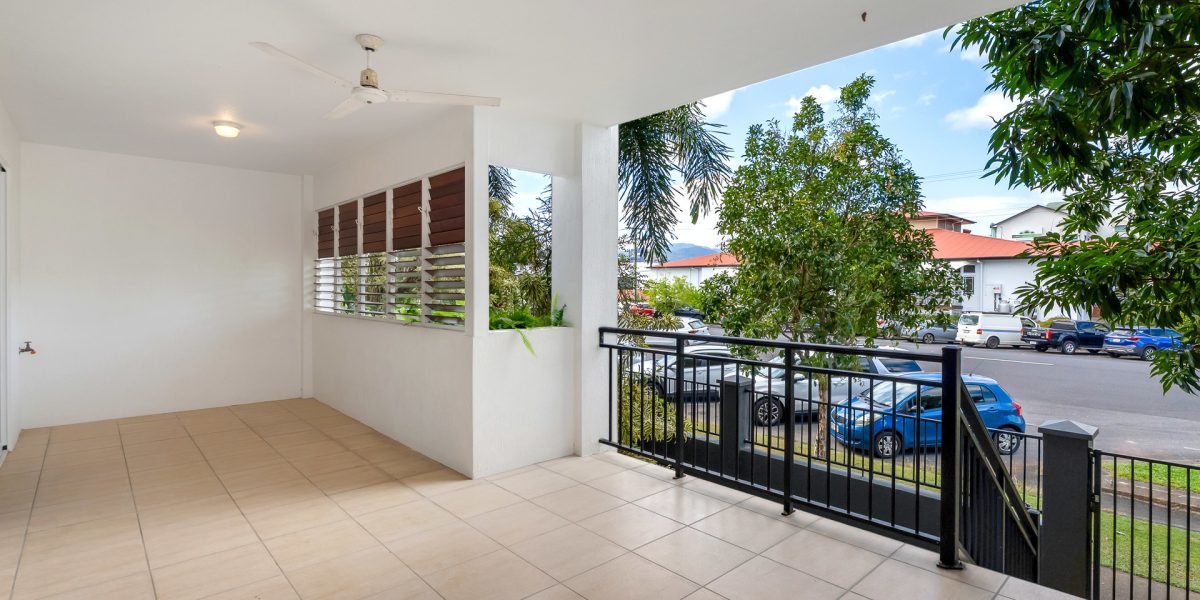 2/16-18 Smith Street, Cairns North, QLD 4870 AUS