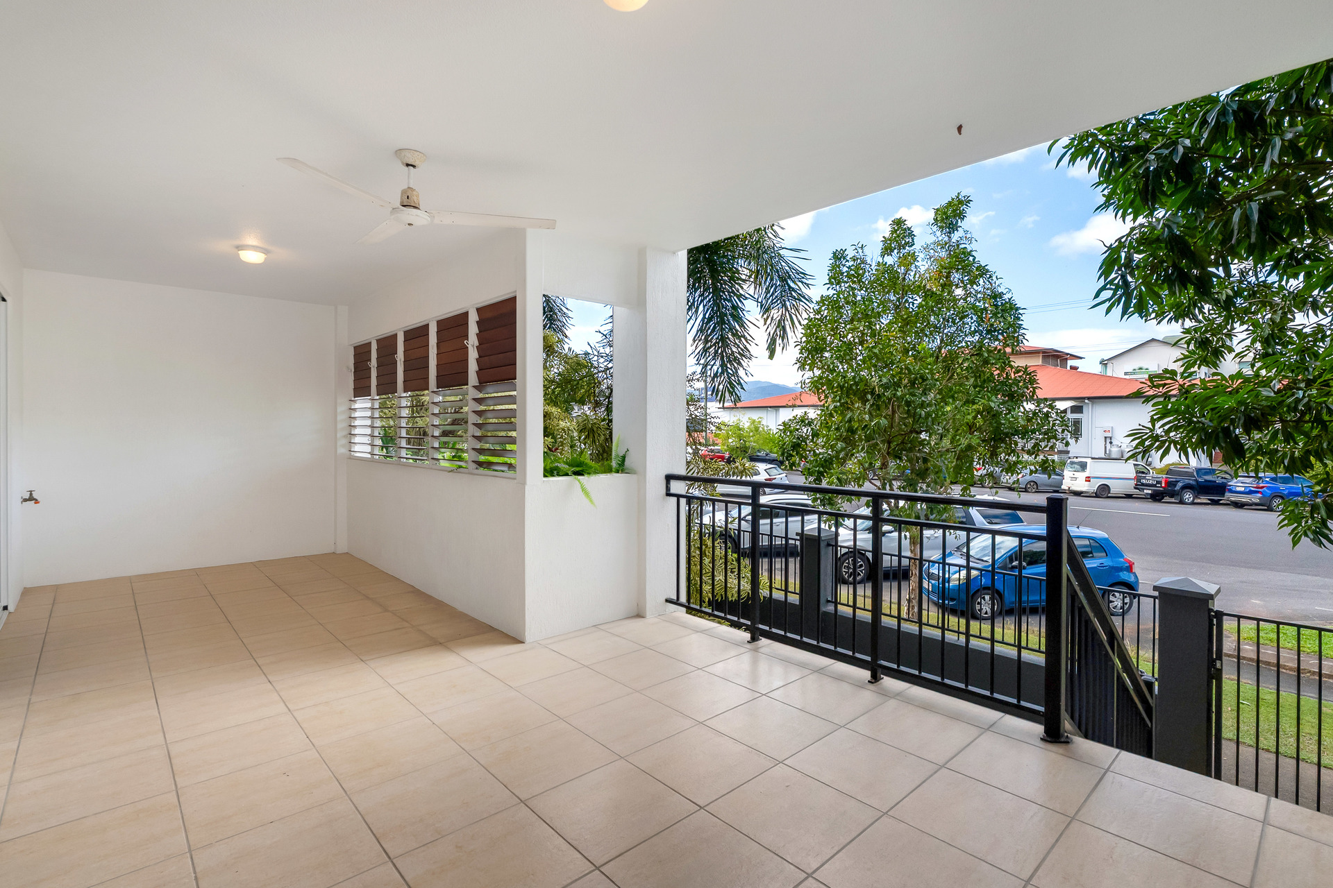 2/16-18 Smith Street, Cairns North, QLD 4870 AUS