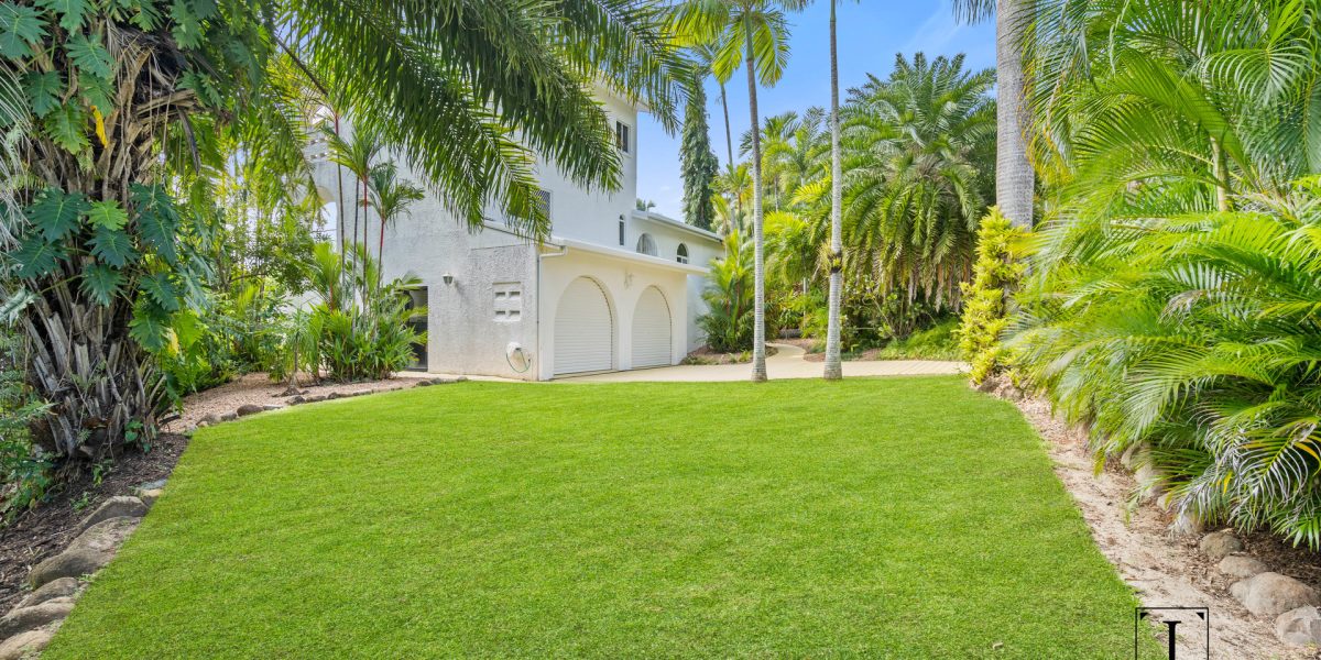 9-11 Wakunai Close, Trinity Beach, QLD 4879 AUS
