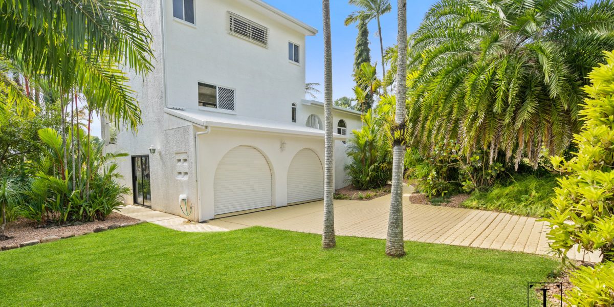 9-11 Wakunai Close, Trinity Beach, QLD 4879 AUS