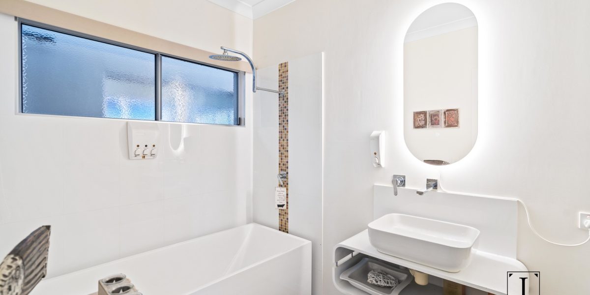 28 Lagoon Drive, Trinity Beach, QLD 4879 AUS