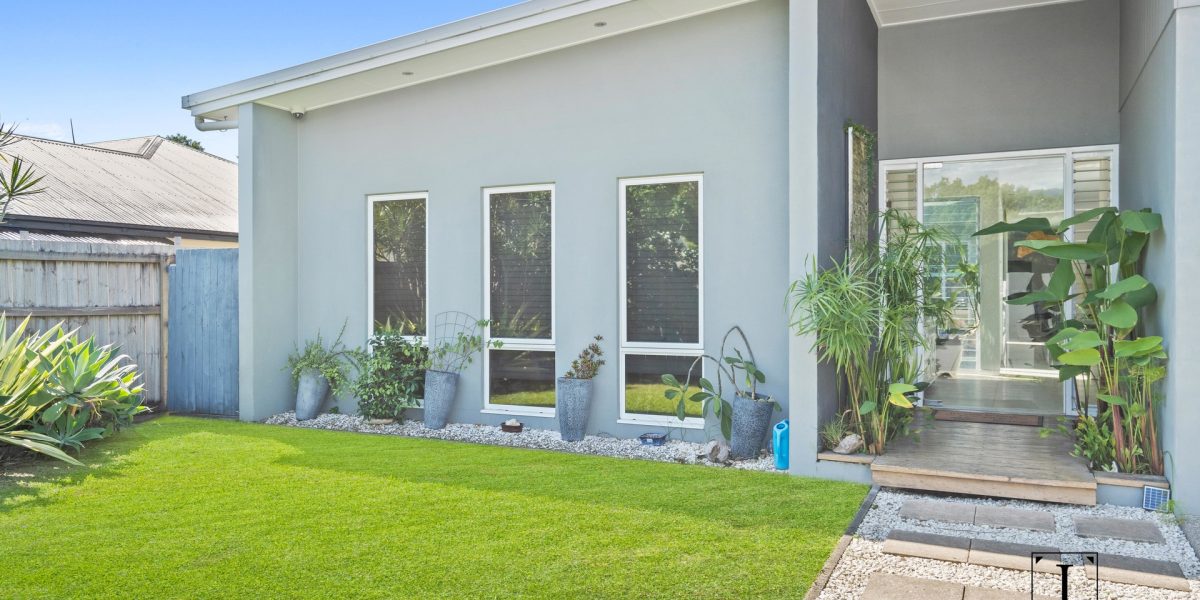28 Lagoon Drive, Trinity Beach, QLD 4879 AUS