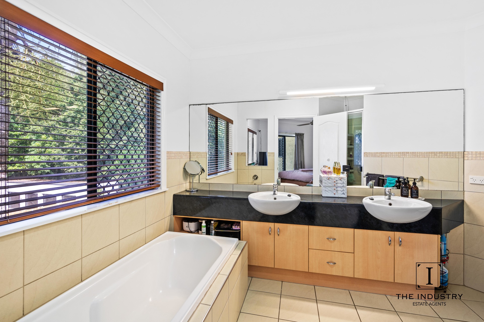 5/69 Sims Esplanade, Yorkeys Knob, QLD 4878 AUS