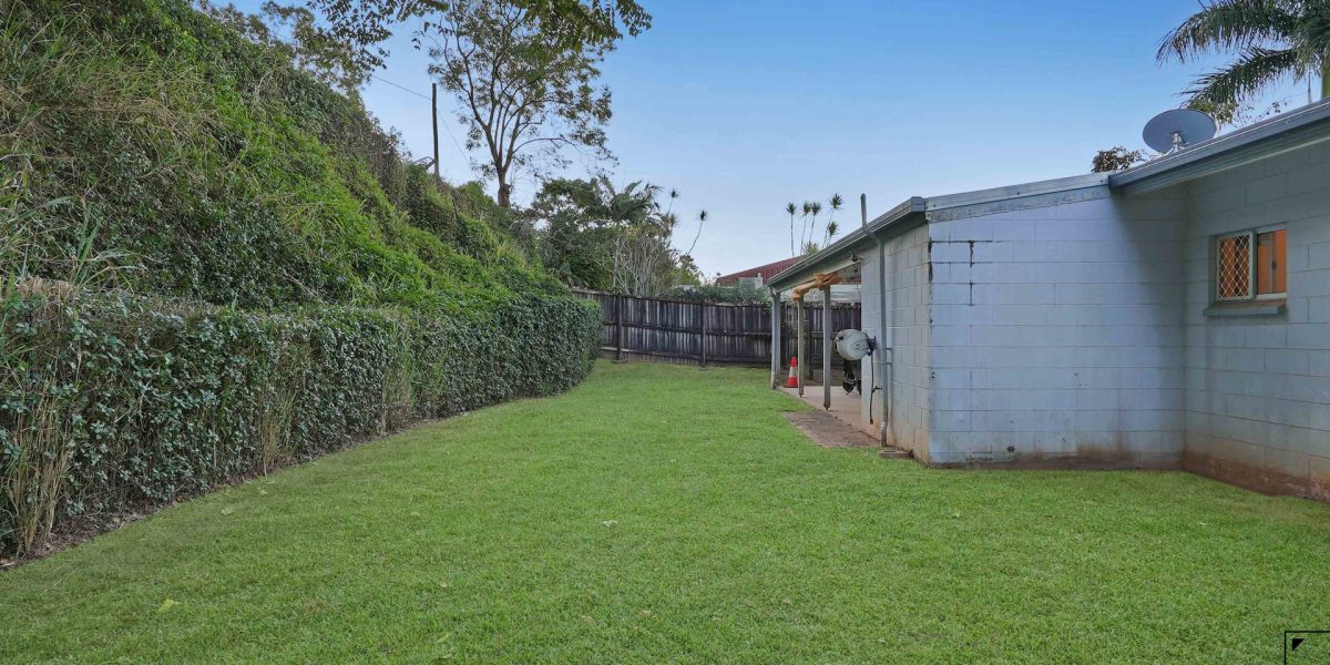 17 McFarlane Drive, Kanimbla, QLD 4870 AUS