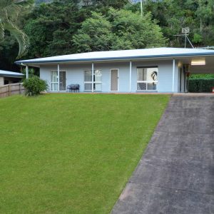 17 McFarlane Drive, Kanimbla, QLD 4870 AUS