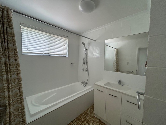 14 Undine Street, Clifton Beach, QLD 4879 AUS