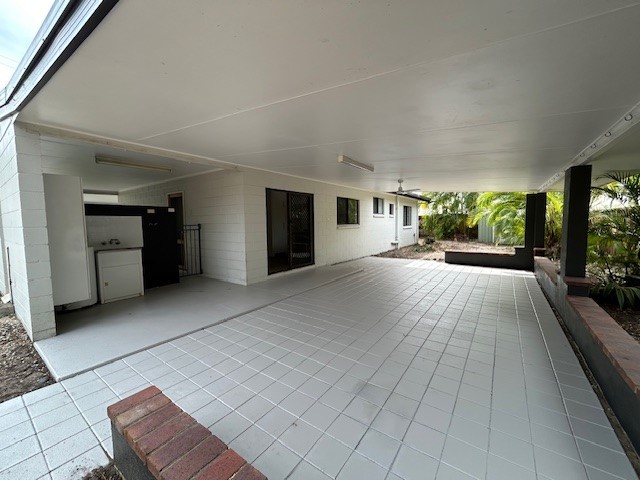14 Undine Street, Clifton Beach, QLD 4879 AUS