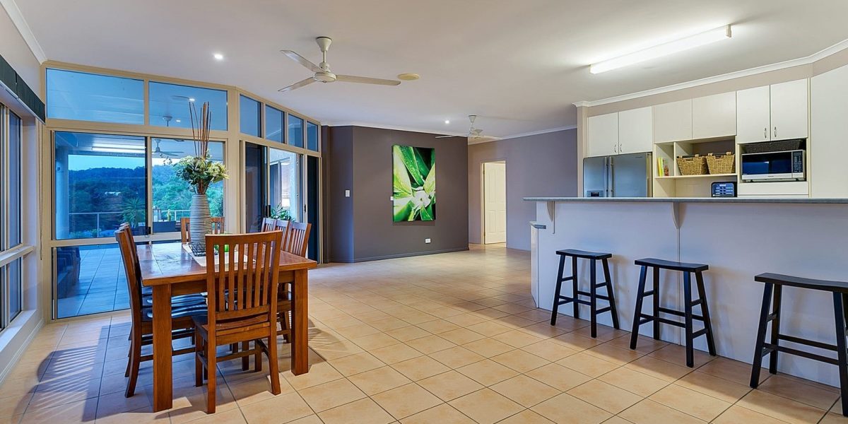 10 Mist Green Close, Brinsmead, QLD 4870 AUS