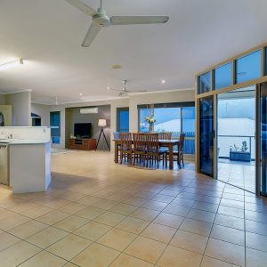 10 Mist Green Close, Brinsmead, QLD 4870 AUS