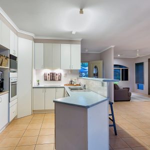 10 Mist Green Close, Brinsmead, QLD 4870 AUS