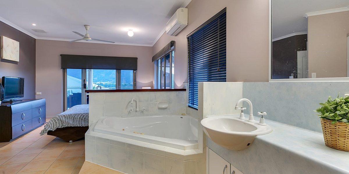 10 Mist Green Close, Brinsmead, QLD 4870 AUS