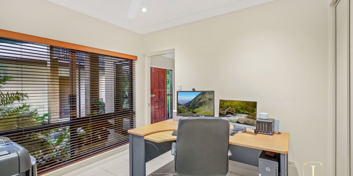 10 Red Peak Boulevard, Caravonica, QLD 4878 AUS