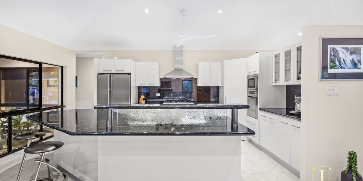 10 Red Peak Boulevard, Caravonica, QLD 4878 AUS