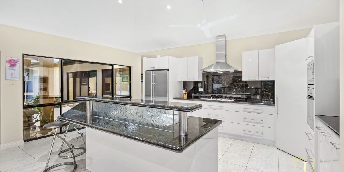 10 Red Peak Boulevard, Caravonica, QLD 4878 AUS