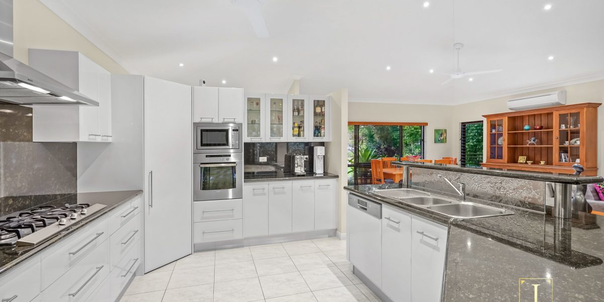 10 Red Peak Boulevard, Caravonica, QLD 4878 AUS