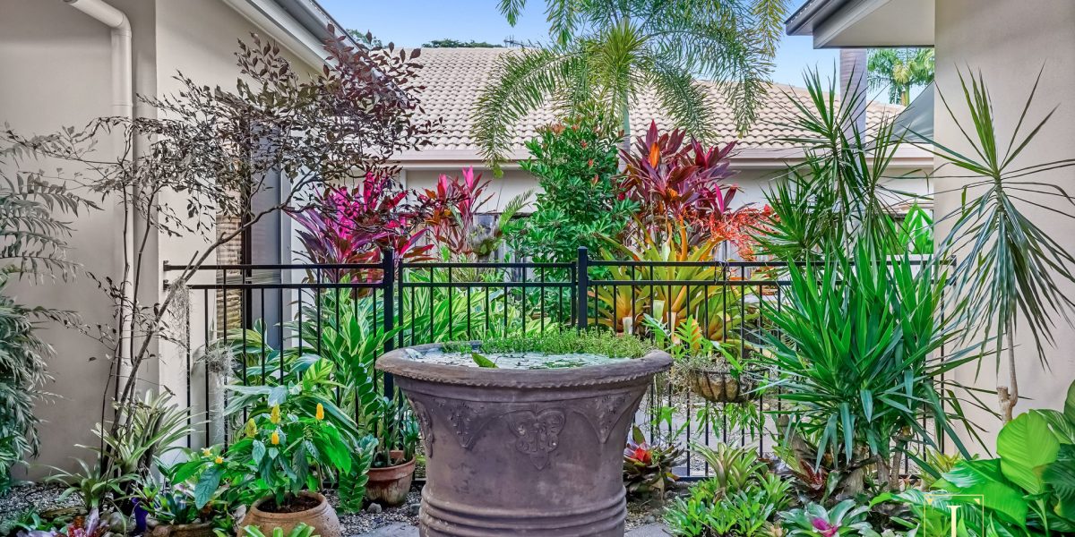 10 Red Peak Boulevard, Caravonica, QLD 4878 AUS