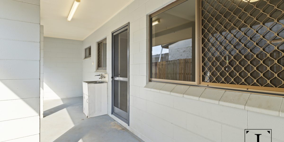 27 Sandwich Street, Kamerunga, QLD 4870 AUS