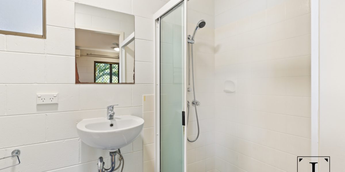 27 Sandwich Street, Kamerunga, QLD 4870 AUS