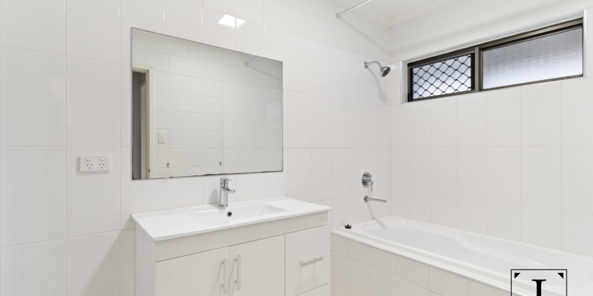 27 Sandwich Street, Kamerunga, QLD 4870 AUS