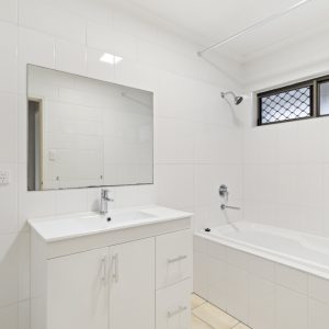 27 Sandwich Street, Kamerunga, QLD 4870 AUS