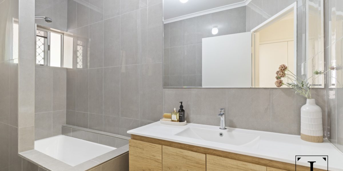 2 Bligh Close, Clifton Beach, QLD 4879 AUS