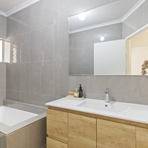 2 Bligh Close, Clifton Beach, QLD 4879 AUS