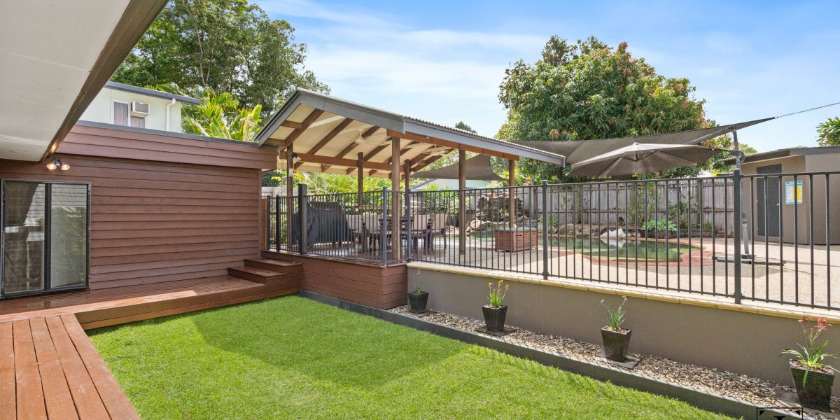 28 Acacia Street, Holloways Beach, QLD 4878 AUS